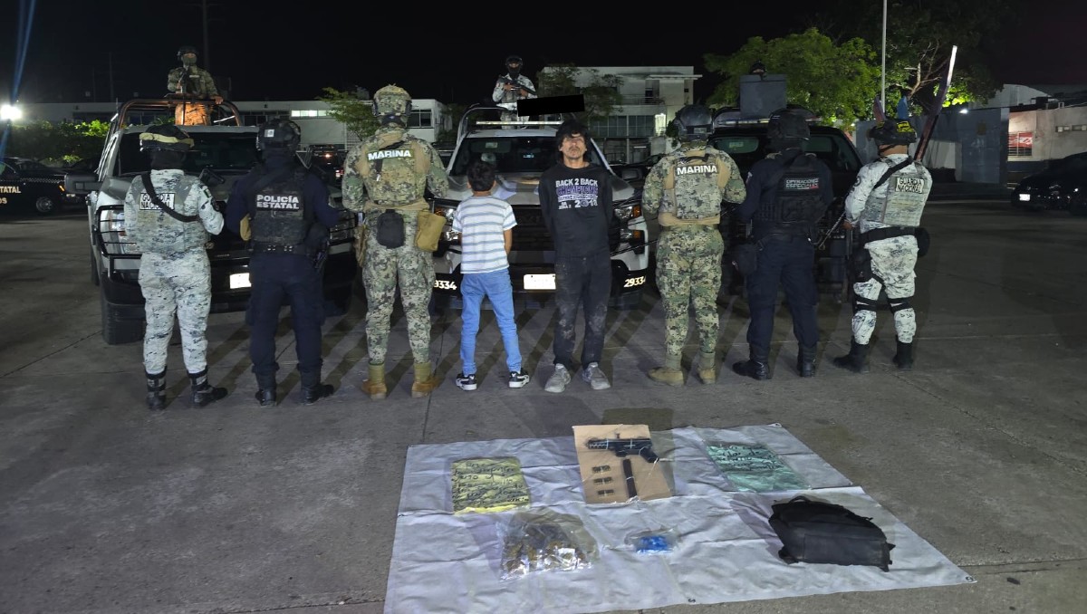 El niño sicario, de 14 años, fue detenido junto a un hombre de 37. | Especial