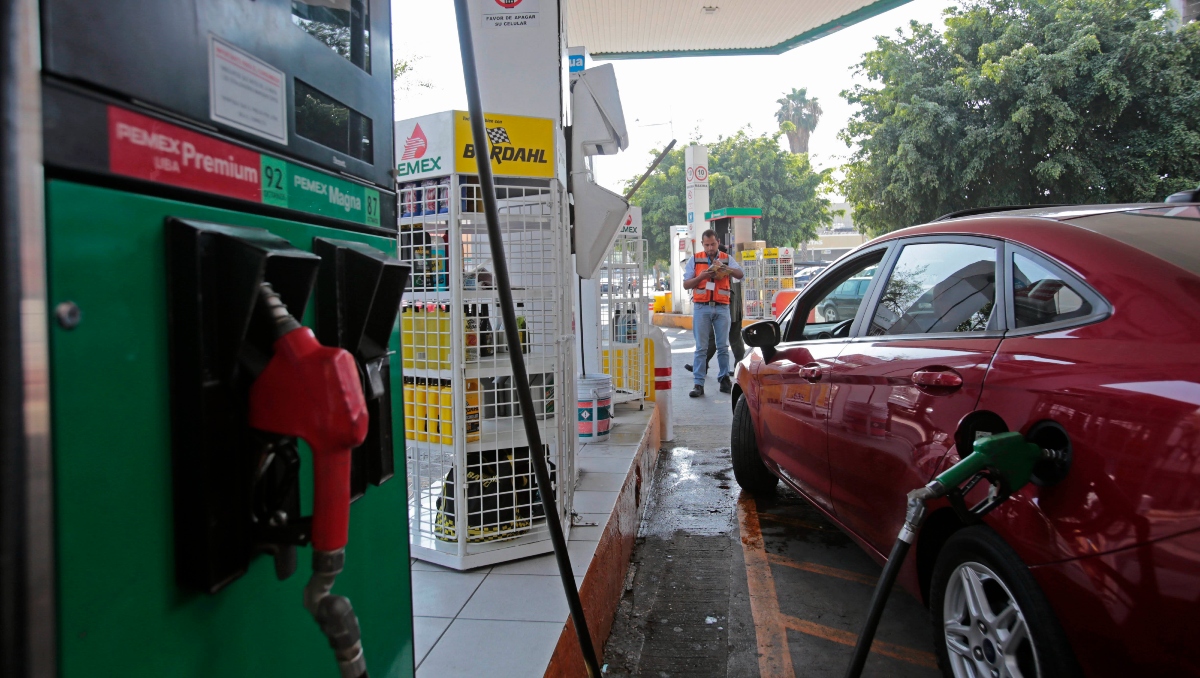 Si el propietario del auto detecta alguna anomalía luego de cargar gasolina, lo mejor es apagar el automóvil (Foto: Fernando Carranza)