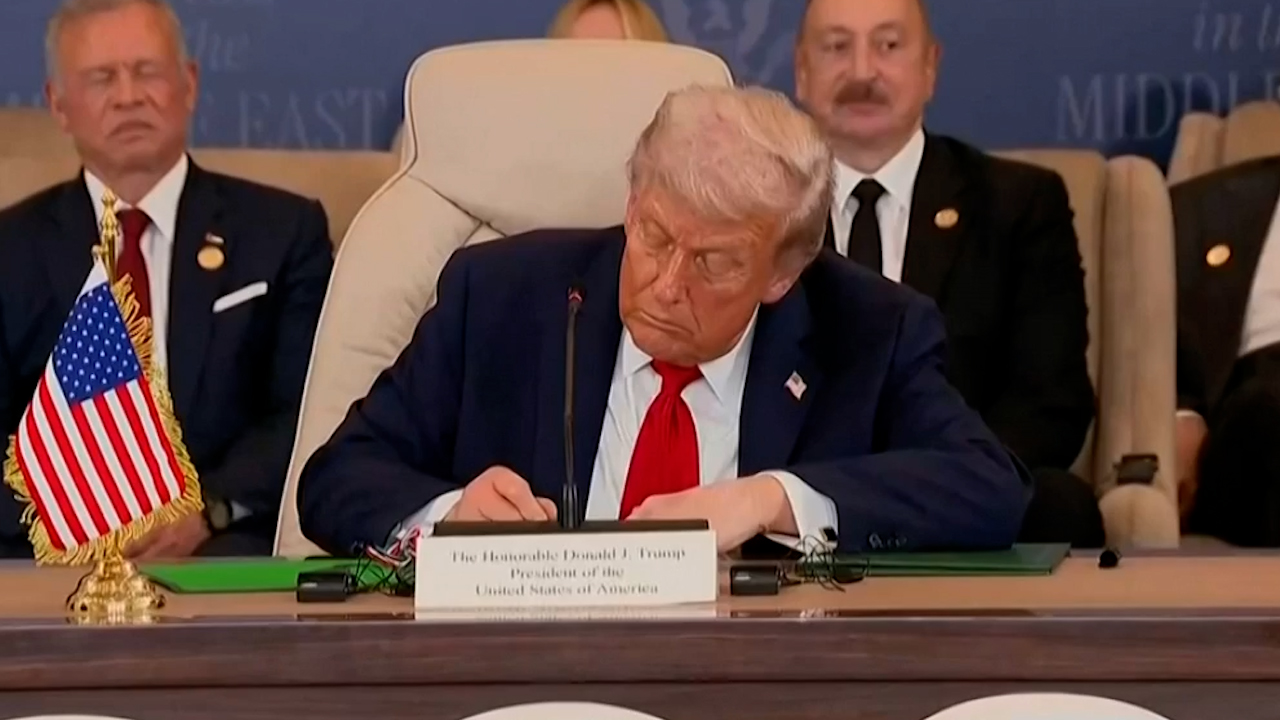 Trump firma acuerdo de paz y alto al fuego para Gaza