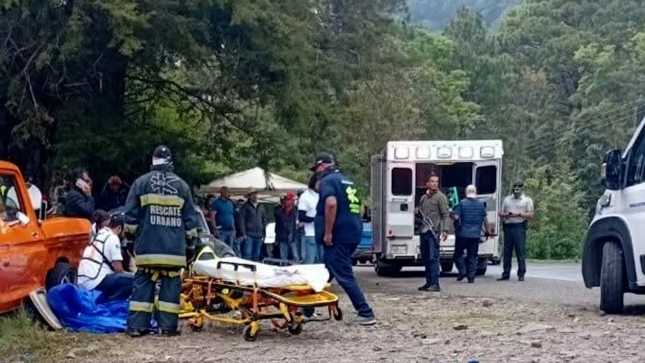 Aparatoso accidente en Carrera Panamericana deja nueve lesionados en Michoacán