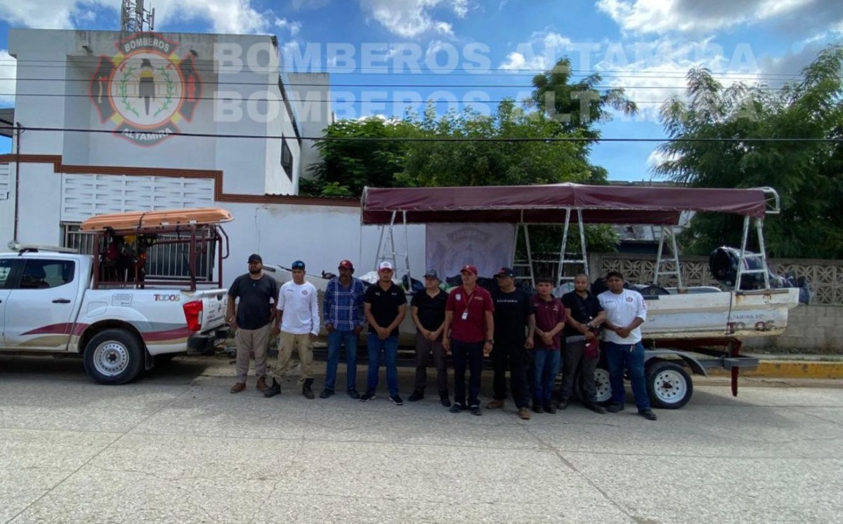 Bomberos de Altamira en camino al El Higo, Veracruz para brindar ayuda. | Bomberos de Altamira (Facebook)