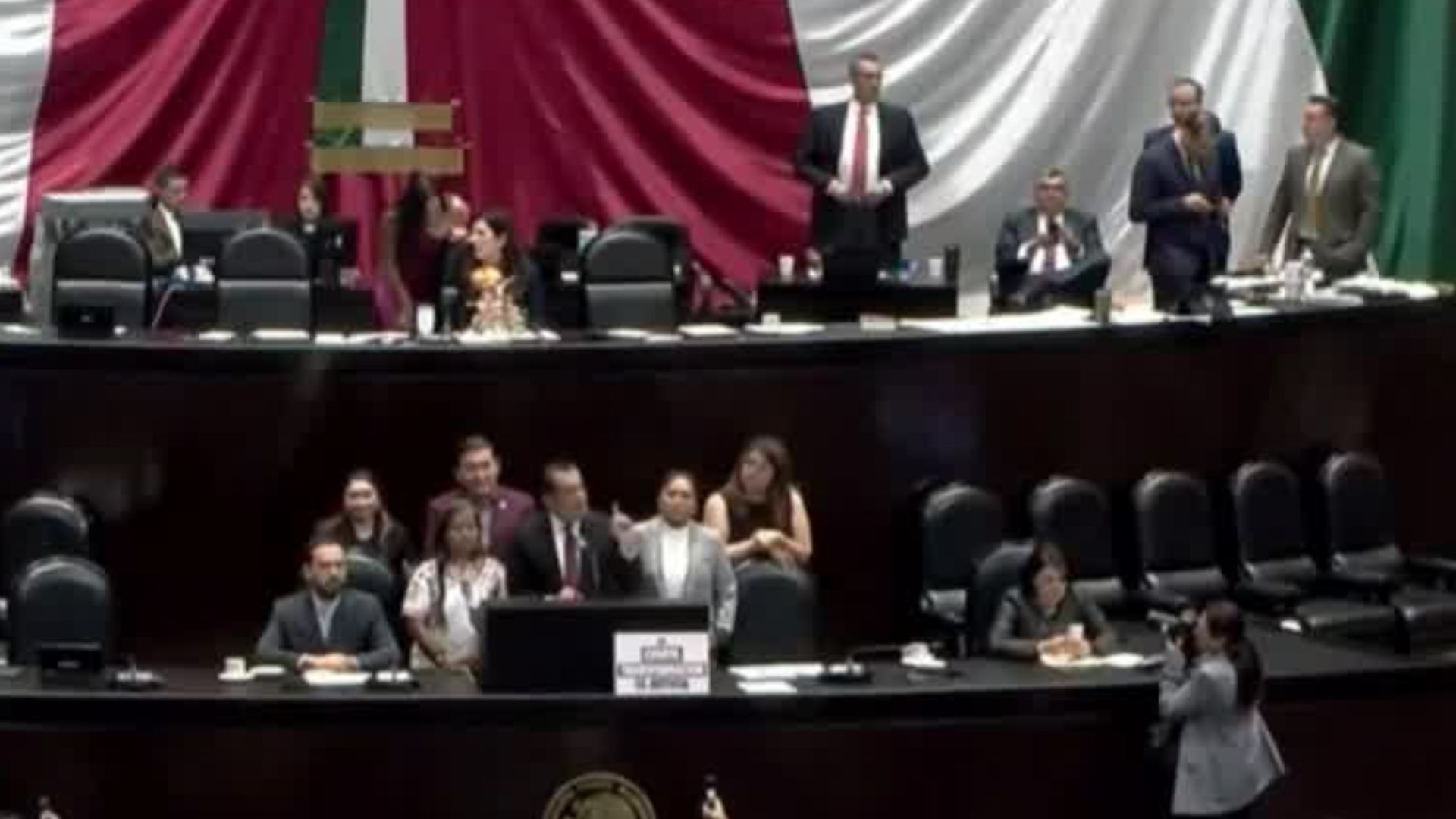 En la Cámara de Diputados, se aprueba en lo general reformas a la Ley de Amparo