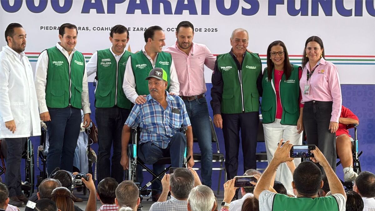 Entrega de aparatos funcionales en Piedras Negras, Coahuila. | Especial