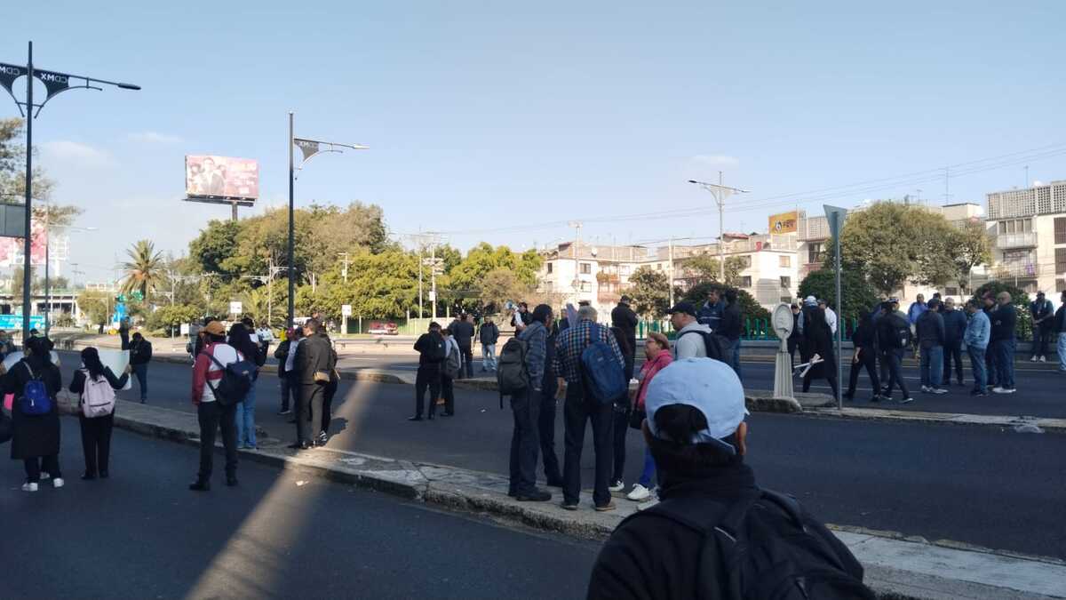 Los manifestantes han permanecido en el lugar desde antes de las 09:00 horas. | Foto: Liset González