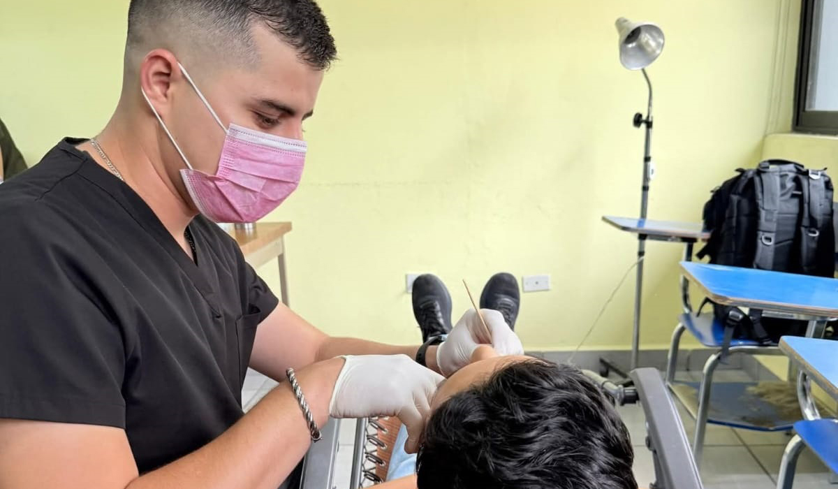 Servicios odontológicos hechos por los alumnos de la UAdeC, Unidad Laguna. (cortesía)