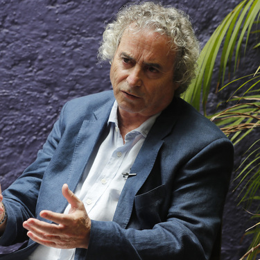 Autor de bestsellers, dice que su natal Barcelona no lo aprecia, luego de no ser incluido en la delegación que la ciudad presentará en la FIL Guadalajara.