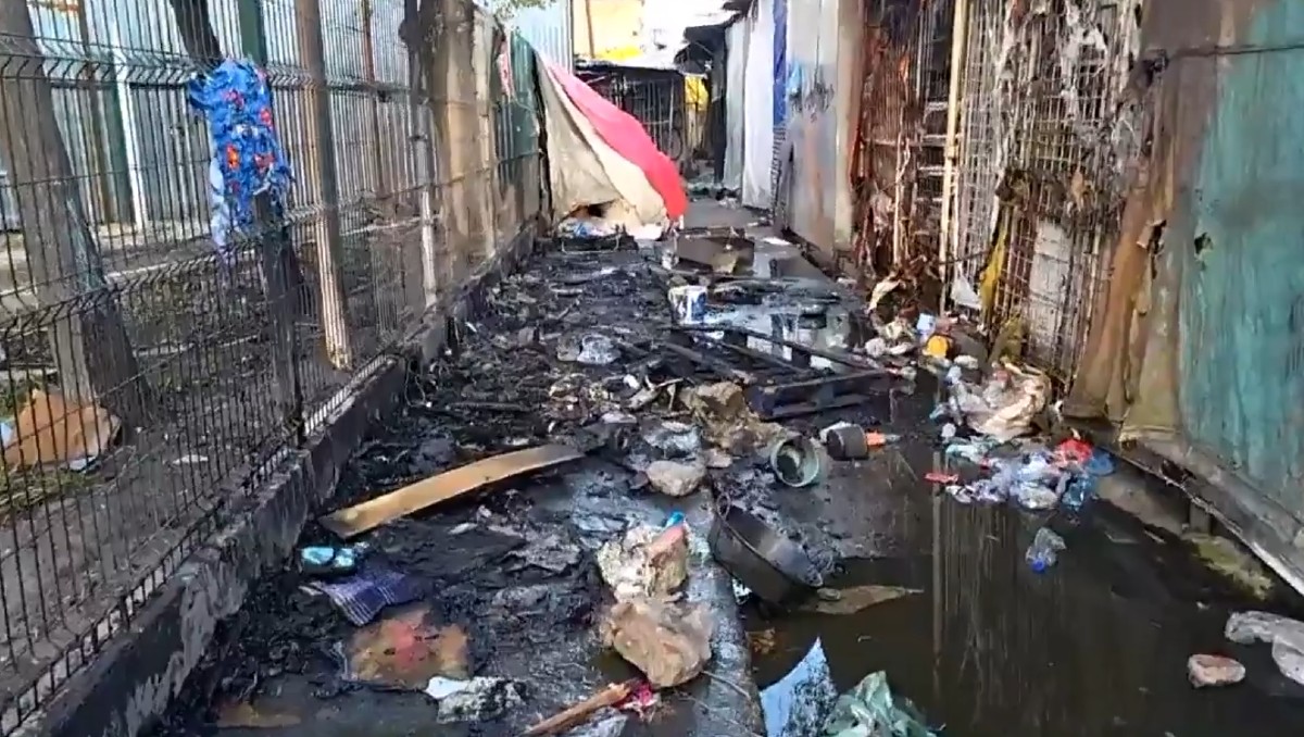 Incendio consume puestos semifijos del barrio de Tepito | Captura