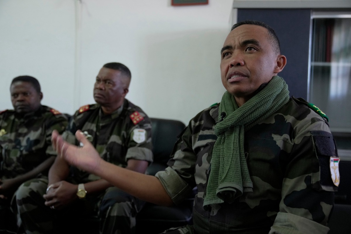 Líder del golpe militar en Madagascar dice que "asumirá el cargo de presidente": AP