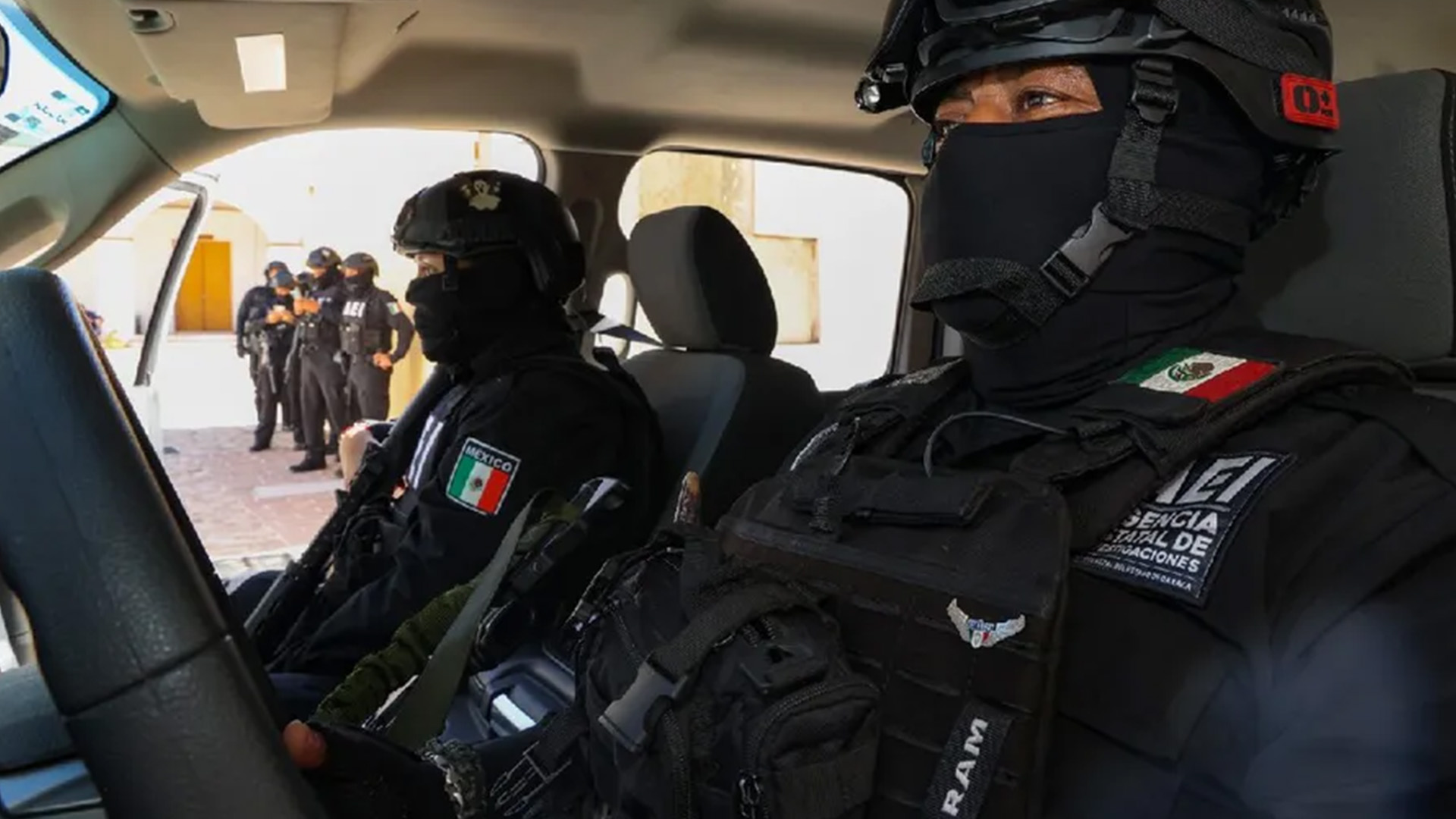 En Oaxaca, las autoridades detienen a tres personas acusadas de dejar restos humanos en una caja