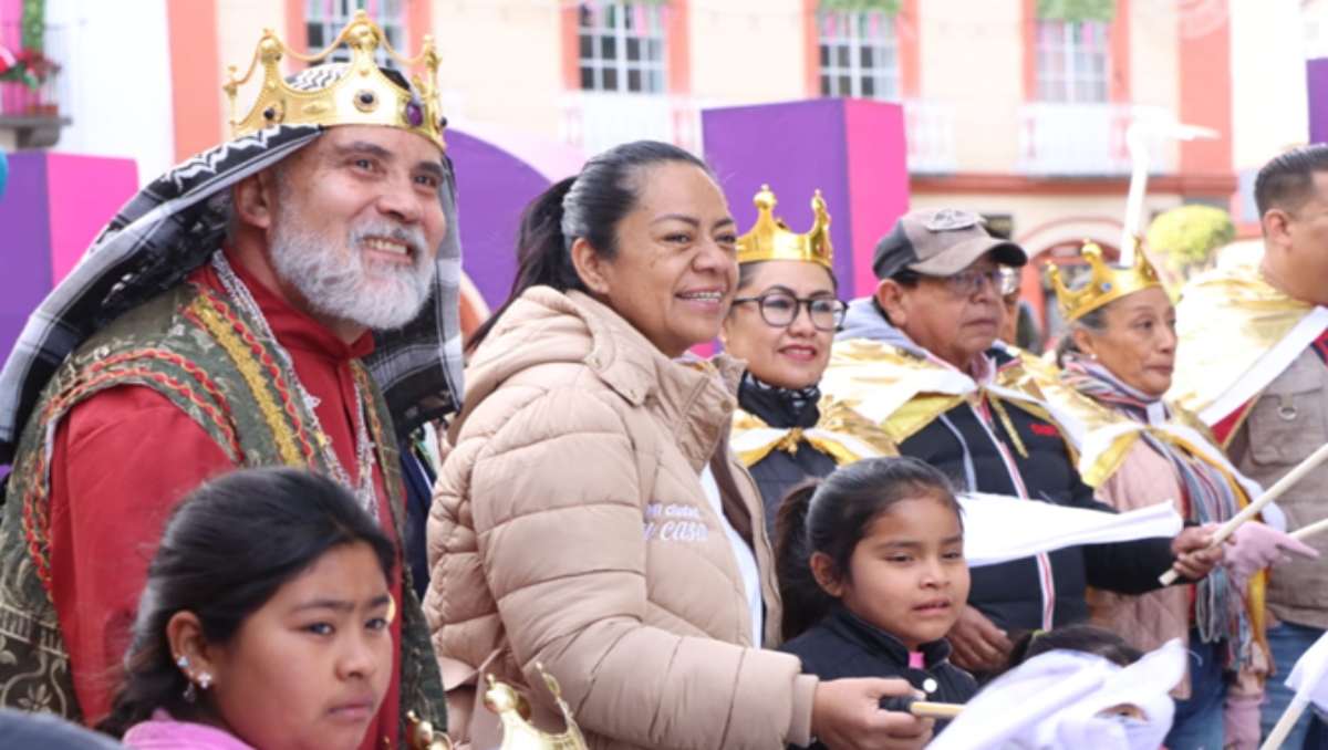 Ariadna Ayala y Reyes Magos recorren Atlixco para entregar juguetes | Especial