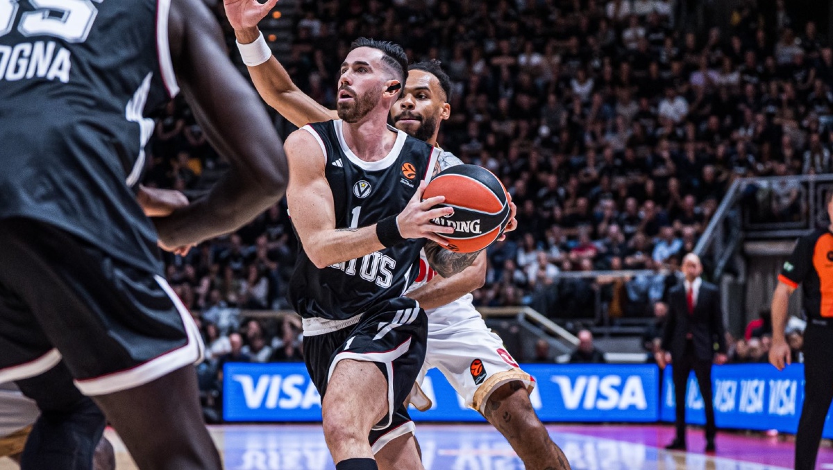 Basquetbolista argentino fue detenido por agredir a una operaria de la Cruz Roja (X@VirtusBo)