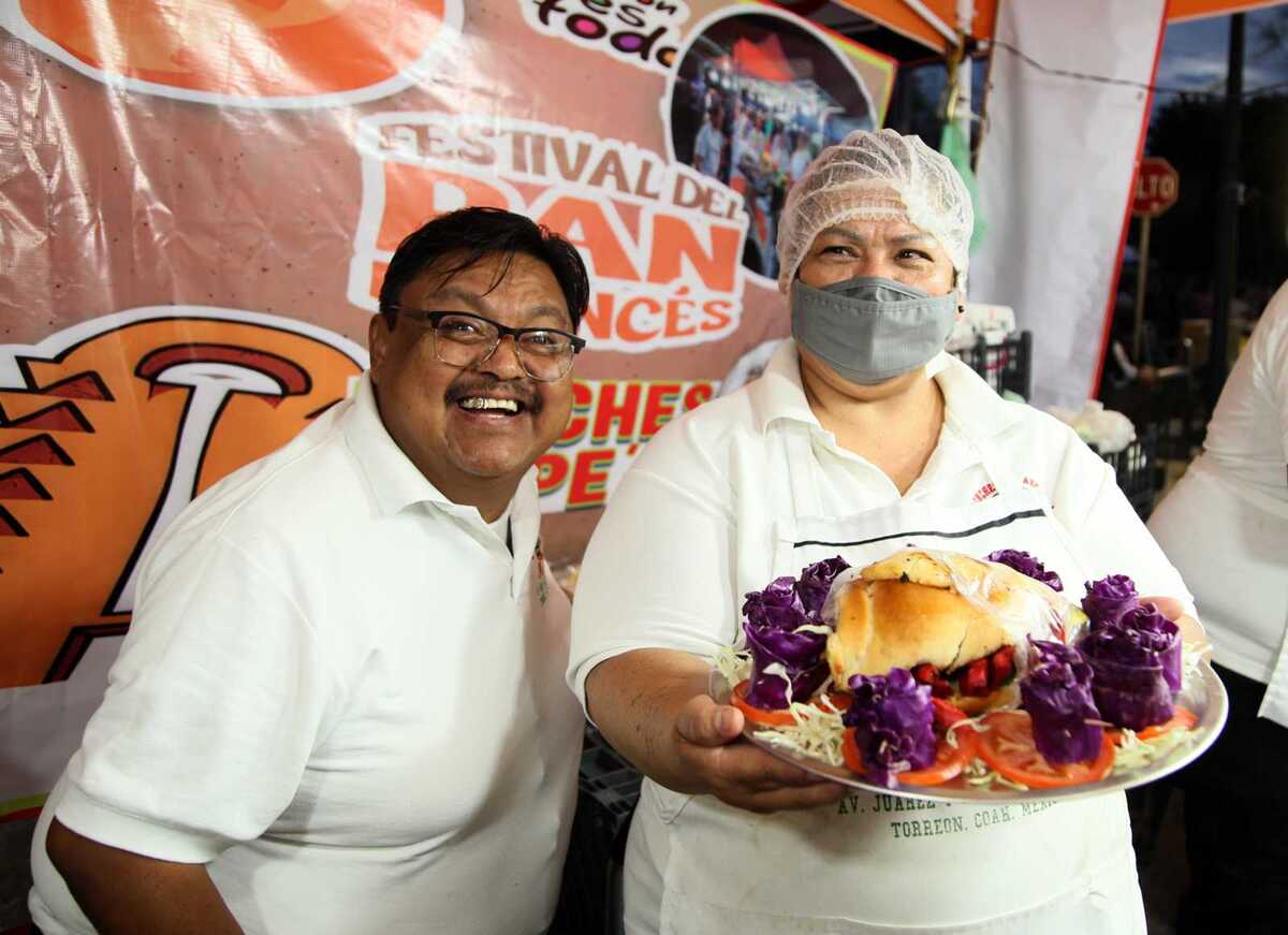 Celebran al Pan Francés con gran fiesta en Plaza Mayor de Torreón.| Martín Piña