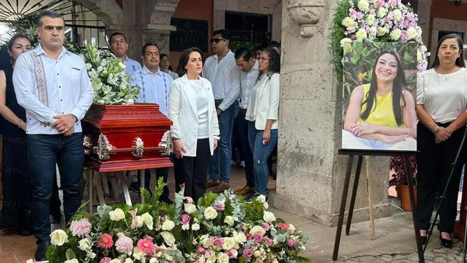 Despiden con homenajes a Gaby Mejía, exalcaldesa de Cuauhtémoc asesinada en Colima