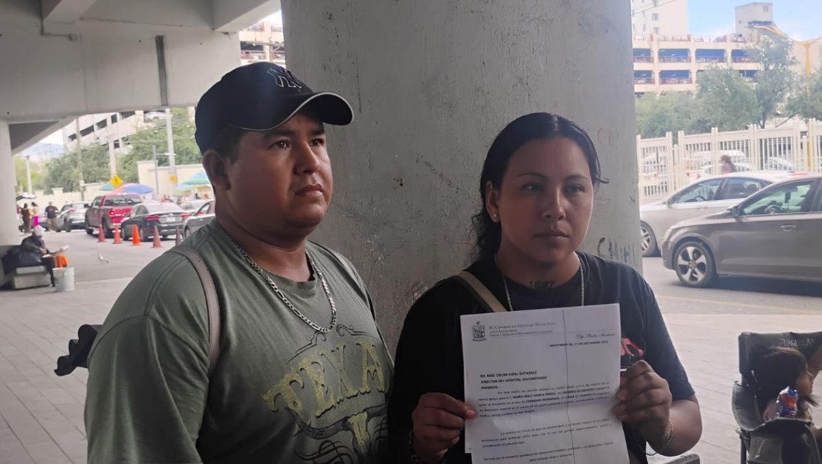 Los hijos de la trabajadora piden a las autoridades intervenir en el caso para que el colegio cumpla. | Sandra González