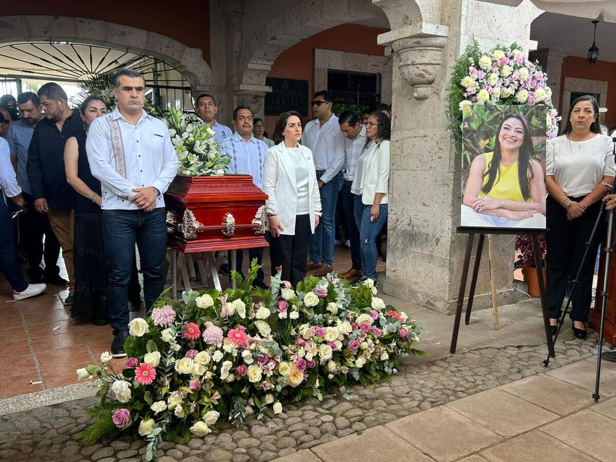 Entre homenajes, despiden a Gaby Mejía, ex alcaldesa del Cuauhtémoc asesinada en Colima