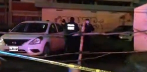 Un cuerpo en avanzado estado de descomposición fue encontrado detrás de un puesto de comida en Azcapotzalco, desatando una fuerte movilización policial.