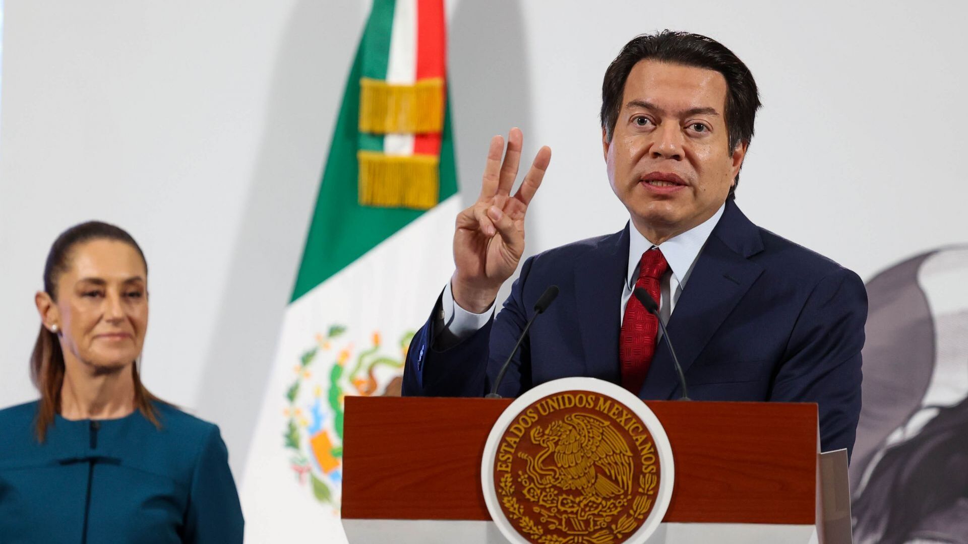 Reportan más de 800 escuelas afectadas por lluvias, quedaron llenas de lodo