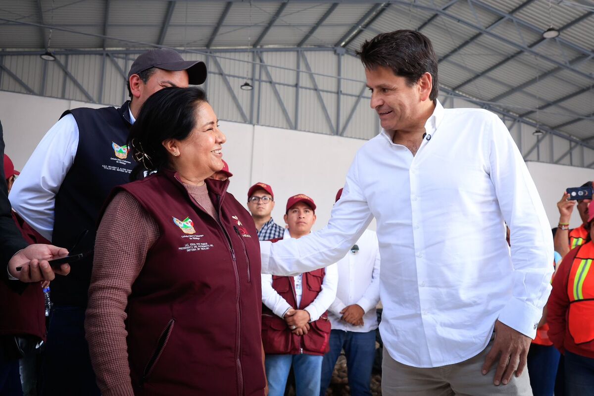 Los senadores Carolina Viggiano y Cuauhtémoc Ochoa entregaron víveres para familias afectadas por las lluvias
