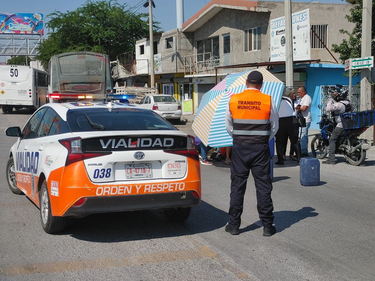 En Torreón, buscan a chofer de ruta Dalias que atropelló a un ciclista. (Milenio Policía)