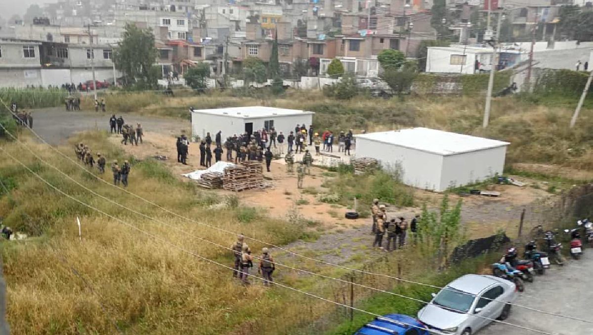 La zona fue cubierta con elementos de seguridad para evitar enfrentamientos con pobladores de la colonia Cuarta Transformación. Foto: (Especial)