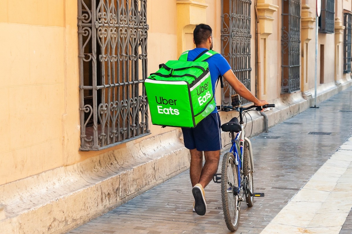 ¿IA hiperpersonalizada? Así opera el delivery de la generación del 'quiero todo ahora'