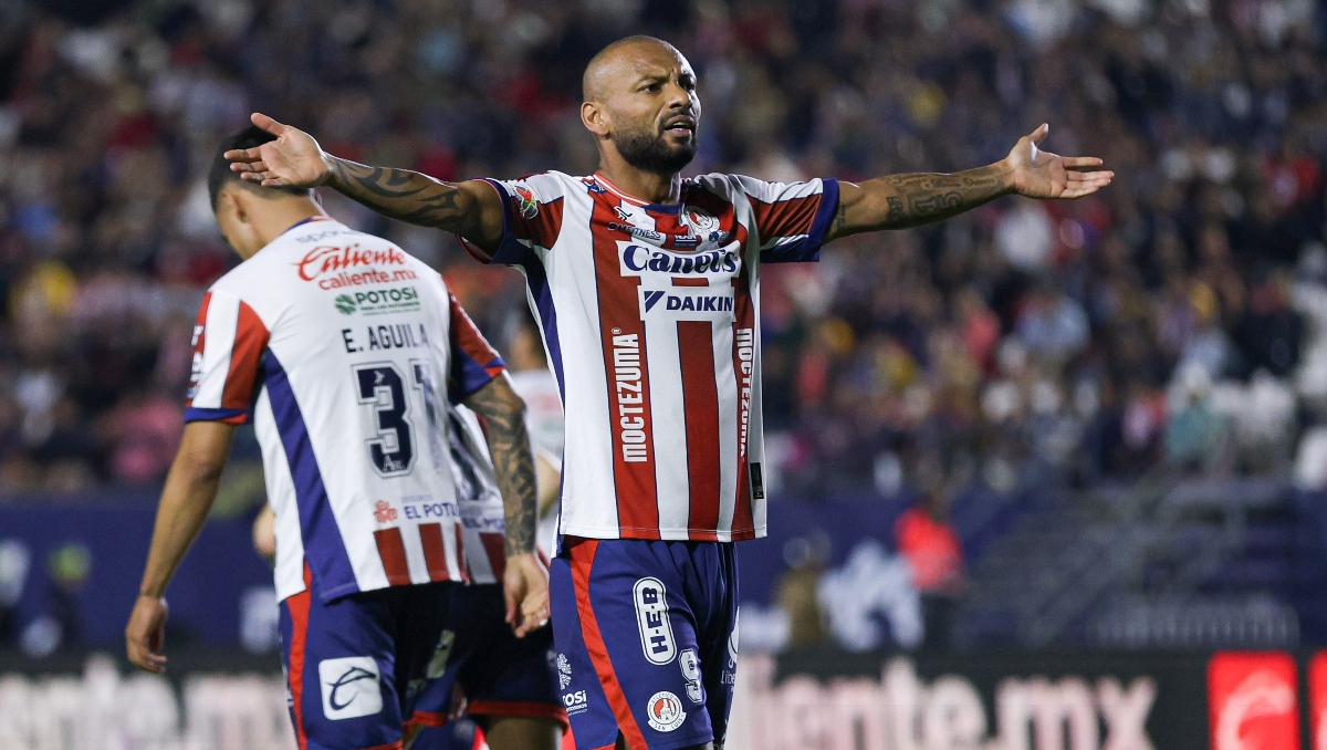 El brasileño naturalizado italiano, llegó a 9 anotaciones en el campeonato (Foto: MexSport)