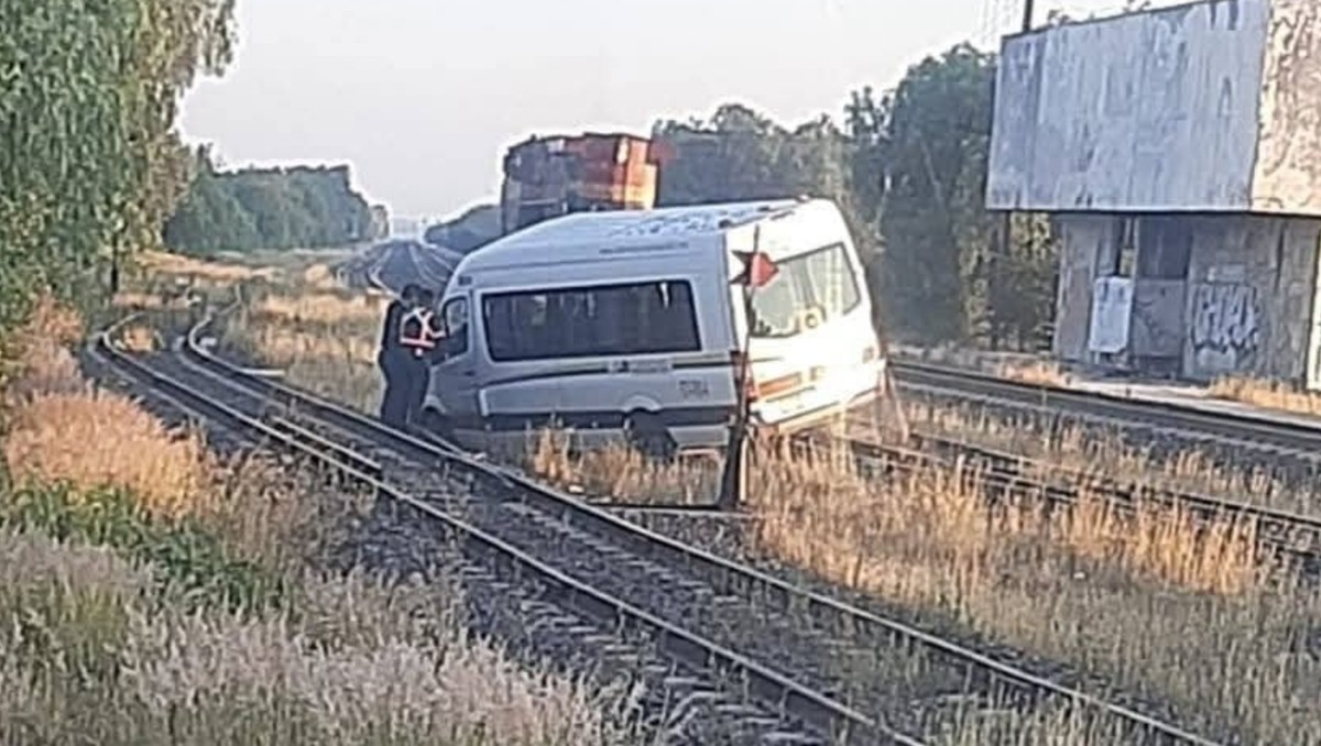 La camioneta involucrada con número de unidad económica 674-RM-4, no llevaba ninguna persona además del conductor. | Redes sociales.