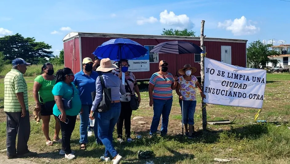Denuncian basurero clandestino tras inundaciones en Poza Rica