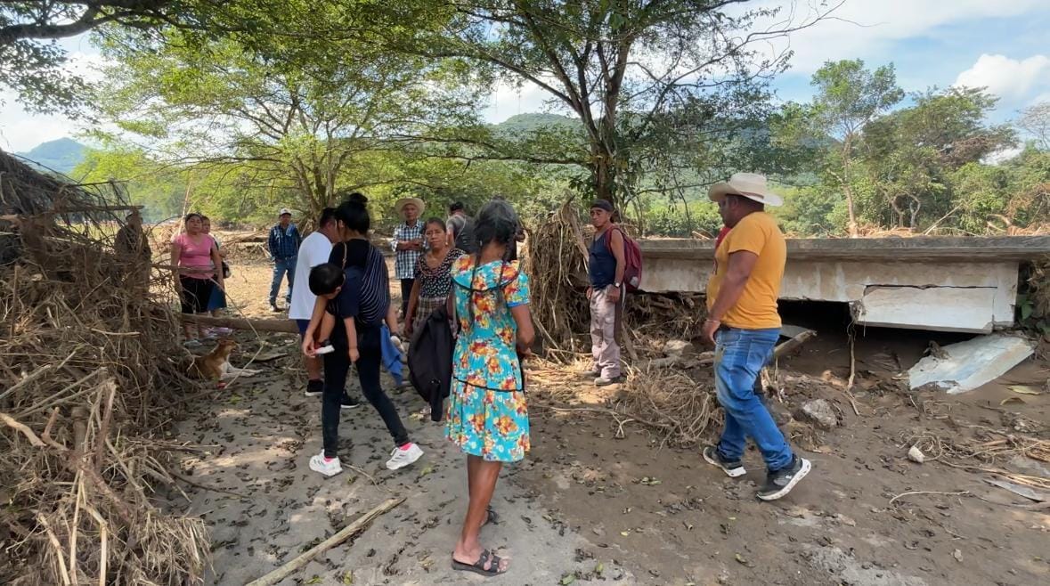 Ejidatarios de comunidad en Xochiatipan lo perdieron todo. (Wendy Salazar)