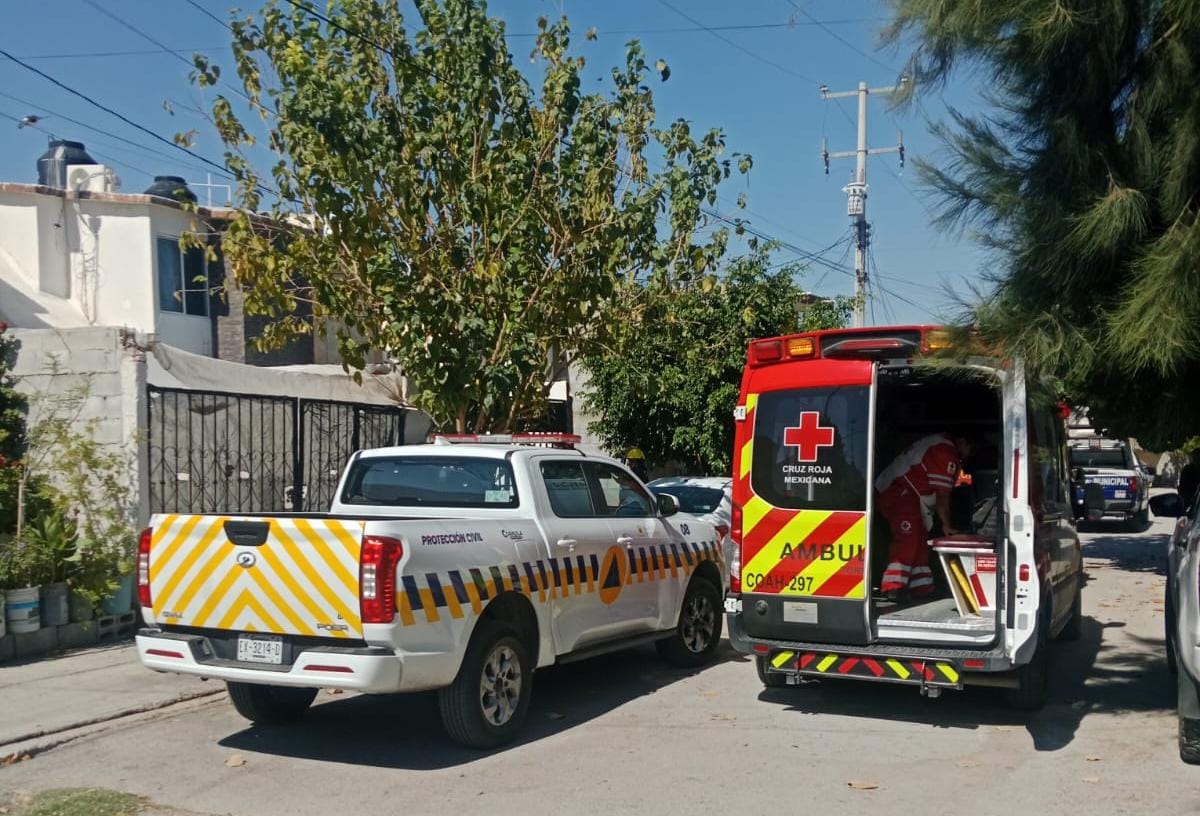 Paramédicos acudieron a la colonia Las Etnias para trasladarlo a un hospital. | Especial