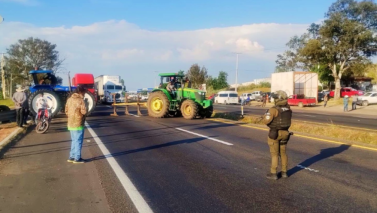 Carreteras en Guanajuato son liberadas después de tres bloqueos | Especial