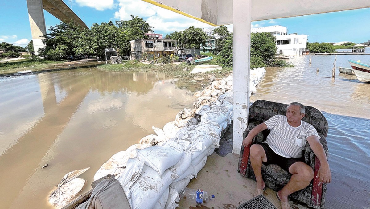 Colonos reciben sin temor el aumento del río Pánuco