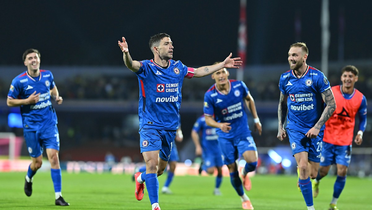 Cruz Azul vence a América en el Clásico Joven del Apertura 2025 de la Liga MX  (Imago7)