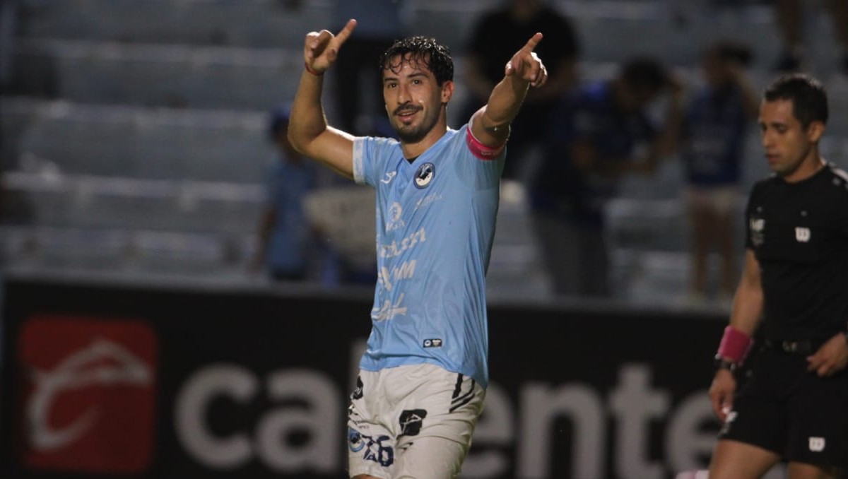 Eduardo "Edú" Pérez, delantero de la Jaiba Brava.