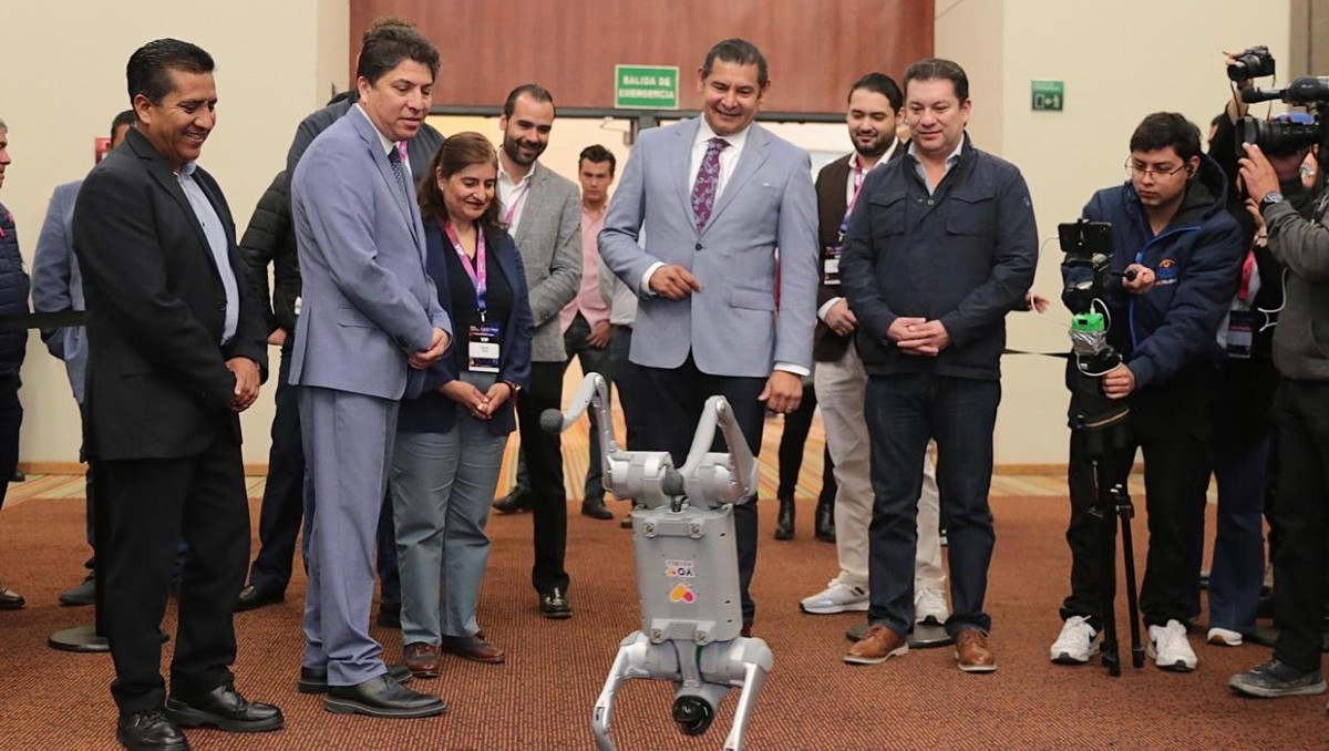 ¡Orgullo poblano! Jóvenes crean Tommy Bot, el perro robot rescatista del futuro | ESPECIAL