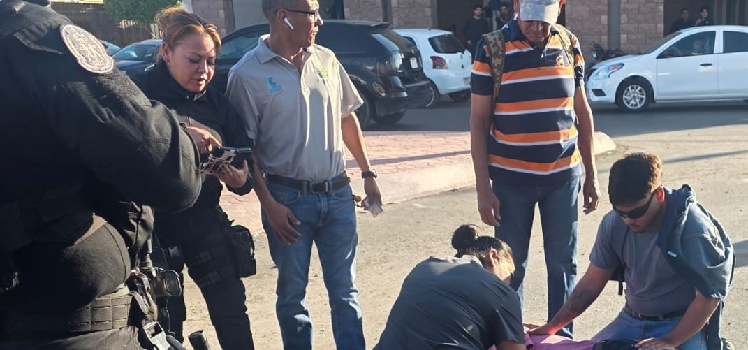 En Torreón, hombre se golpea al caer de camión en movimiento. (Milenio Policía)