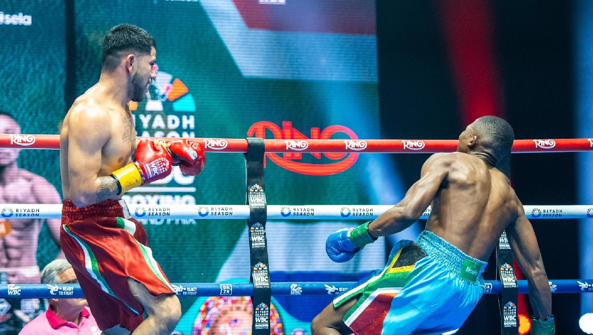 Brandon 'Perro' Mejía, a la final en el WBC Boxing Grand Prix con brutal nocaut (X @RiyadhSeason)