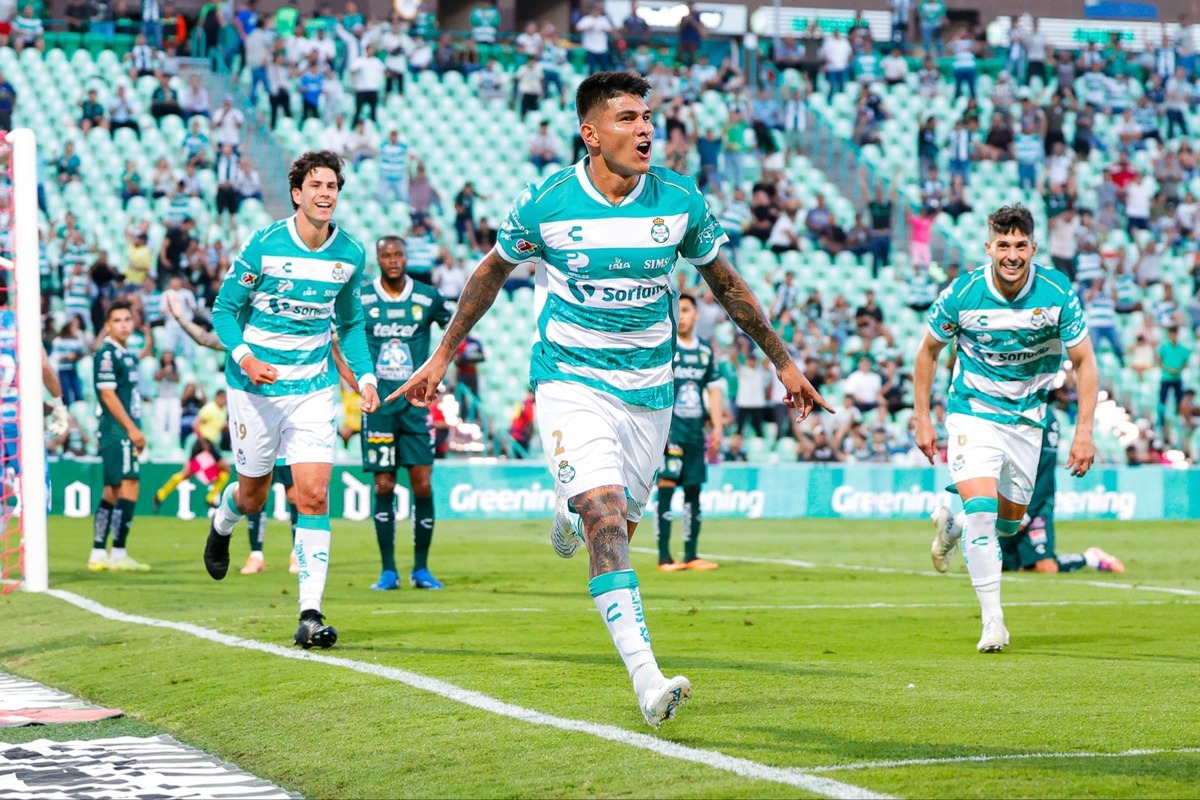 Bruno Amione marcó doblete frente al León. | Especial