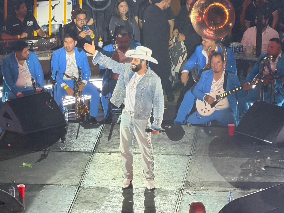 Pancho Barraza ofreció un concierto especial en el Palenque de Fiestas de Octubre. (Milenio)