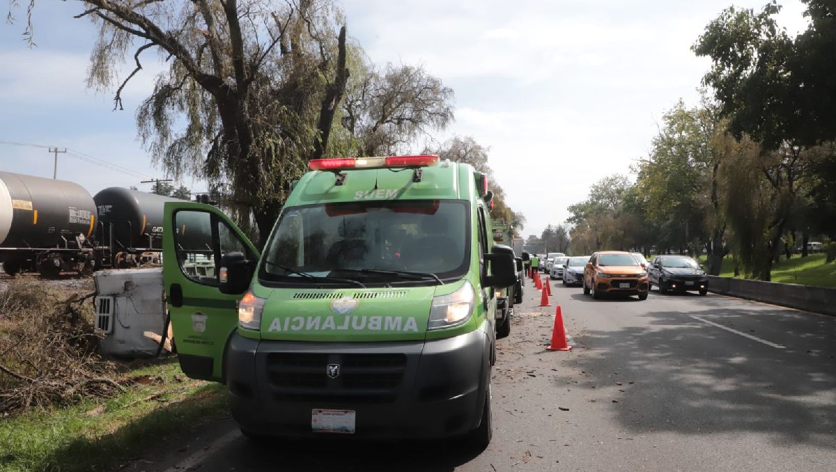 El accidente en Paseo Tollocan ocurrió a la altura de San Mateo Atenco. Foto: (Especial)
