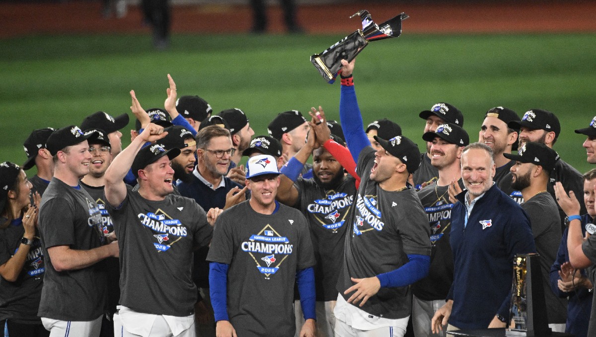 Blue Jays vuelve a la Serie Mundial de MLB con remontada contra Mariners (Reuters)
