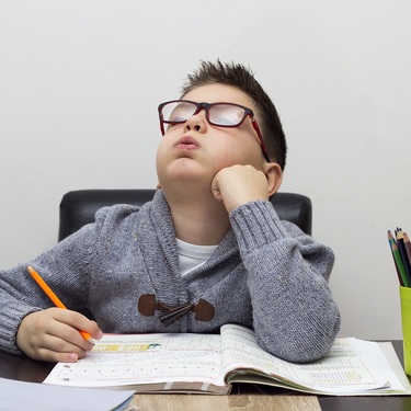 La atención plena, poner una alarma o empezar en el momento la tarea, son algunas de las estrategias que se pueden usar.