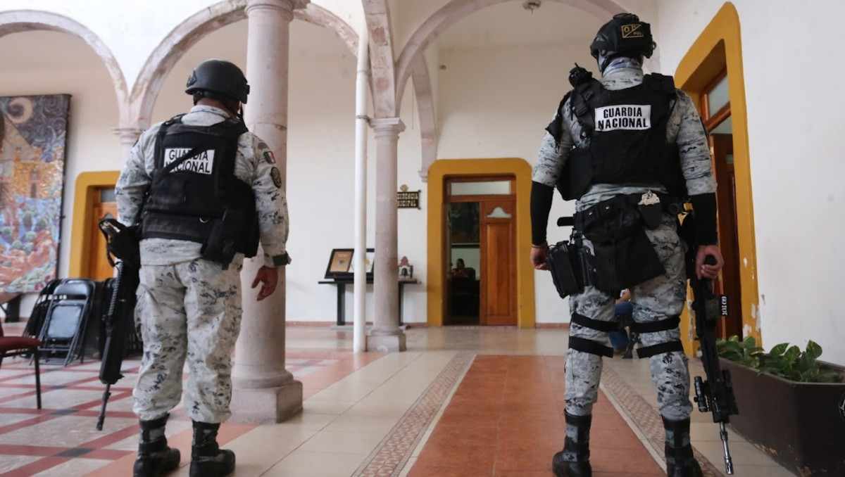 Cuestionan que 126 elementos de la Guardia Nacional protejan a alcaldes en Guanajuato. | Foto de Dany Béjar