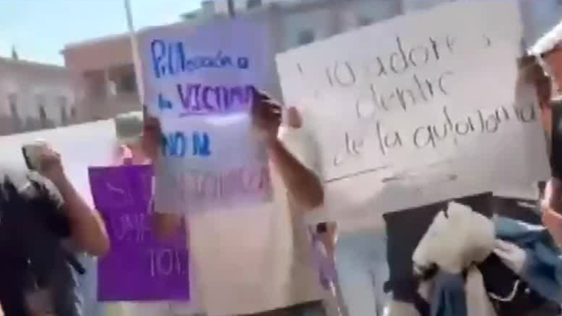 Estudiantes se manifiestan por la violación de una alumna en San Luis Potosí