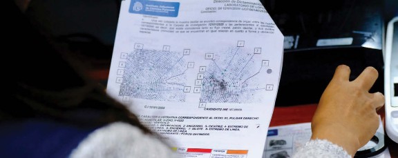 La identificación de las personas se realiza mediante la técnica de lofoscopía, es decir análisis de huellas dactilares. (Especial)