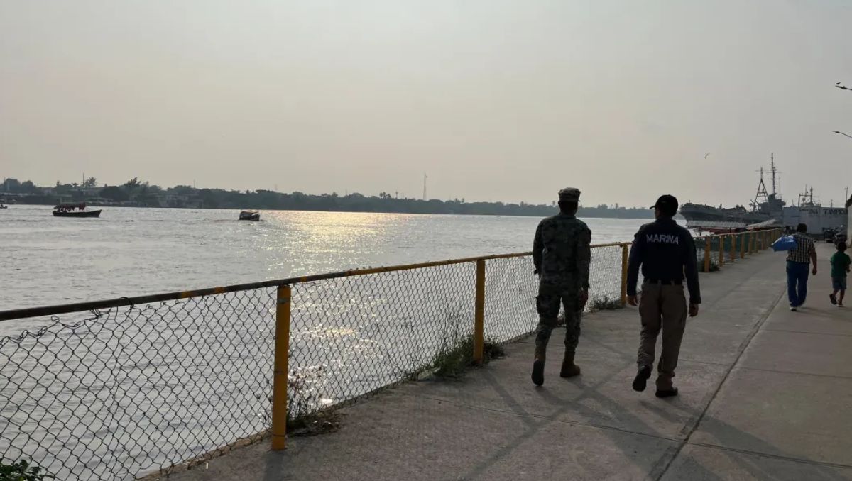 Durante la mañana del domingo, el río Pánuco mostraba una corriente fuerte, más de lo habitual. (Yazmín Sánchez)