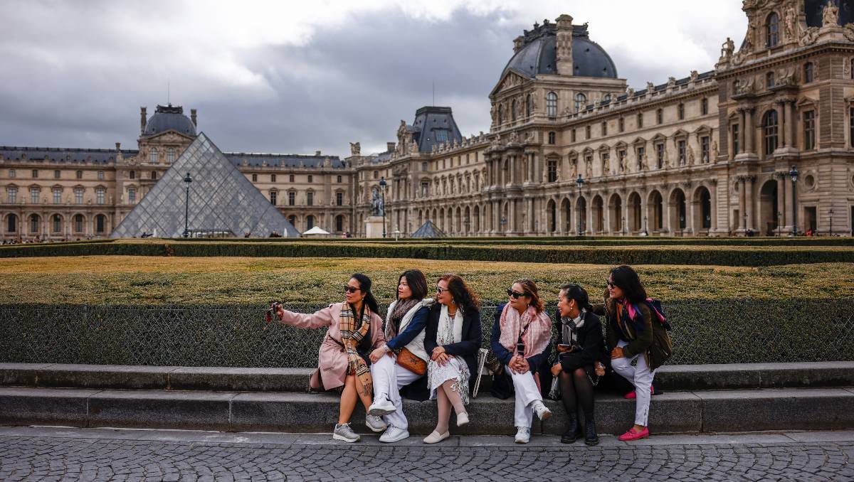 Museo del Louvre suspende su apertura | EFE