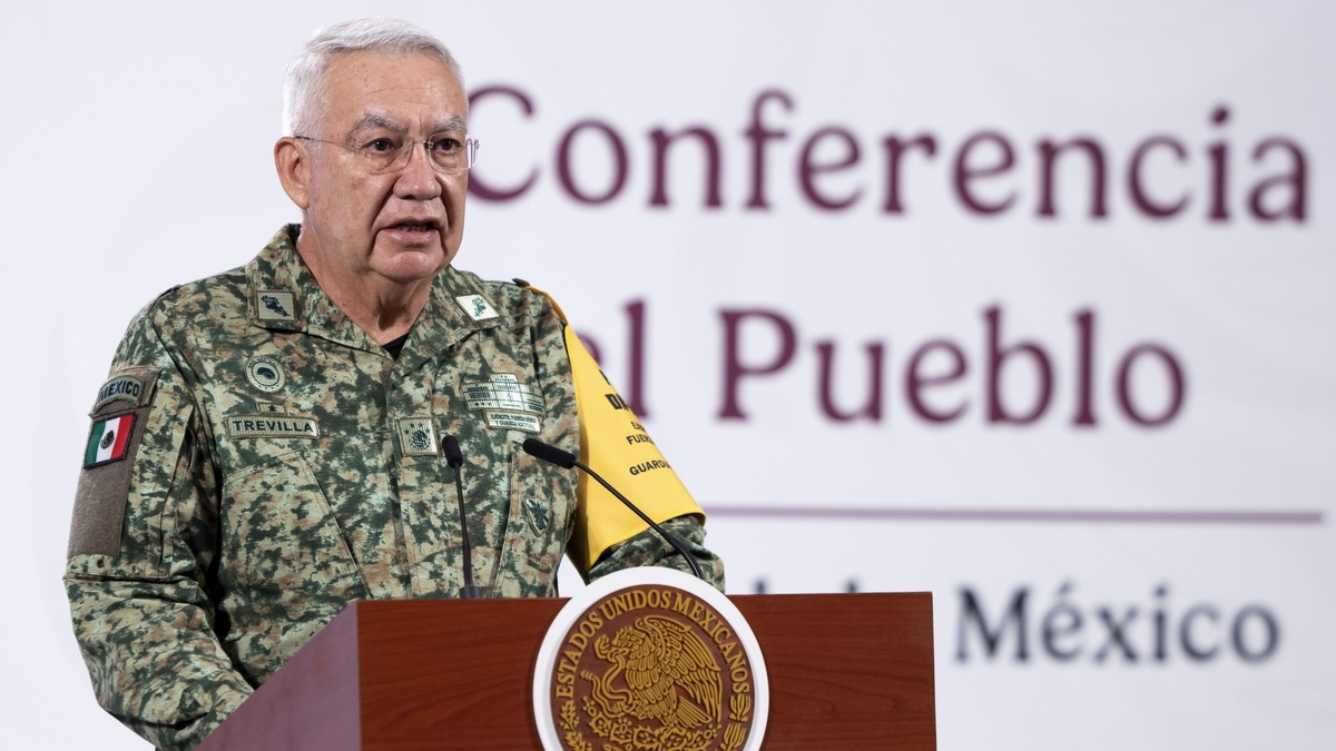 Ricardo Trevilla Trejo, secretario de la Defensa Nacional de México, en la conferencia mañanera. (Cortesía)