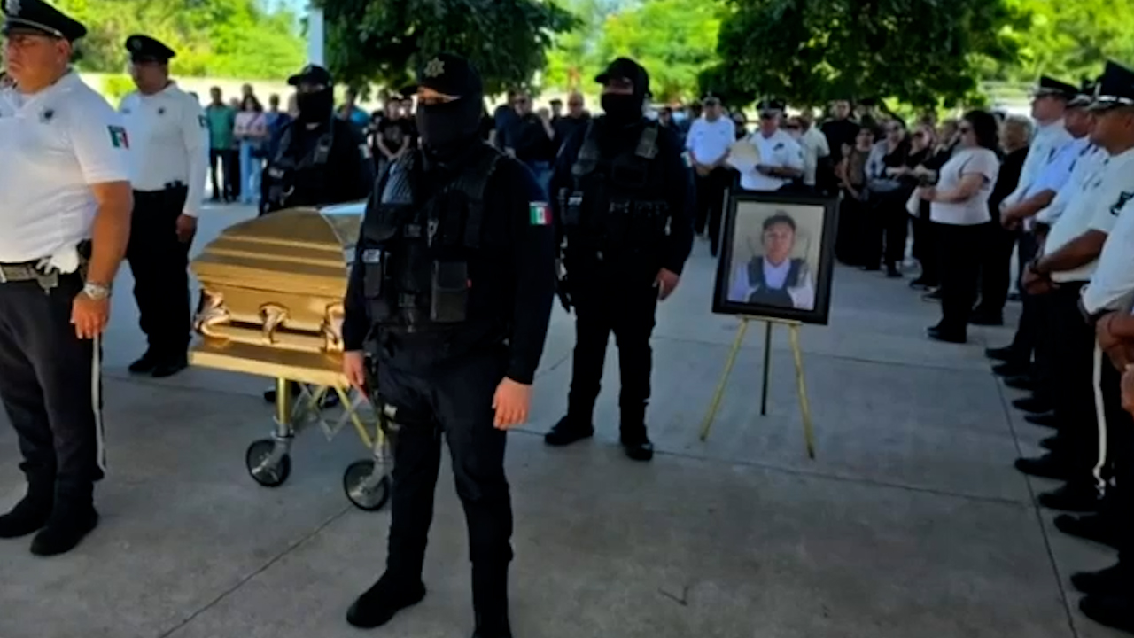Rinden homenaje póstumo a policías caídos en Sinaloa