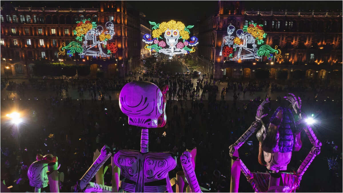 El Zócalo capitalino tendrá un alumbrado especial por Día de Muertos | Cuartoscuro